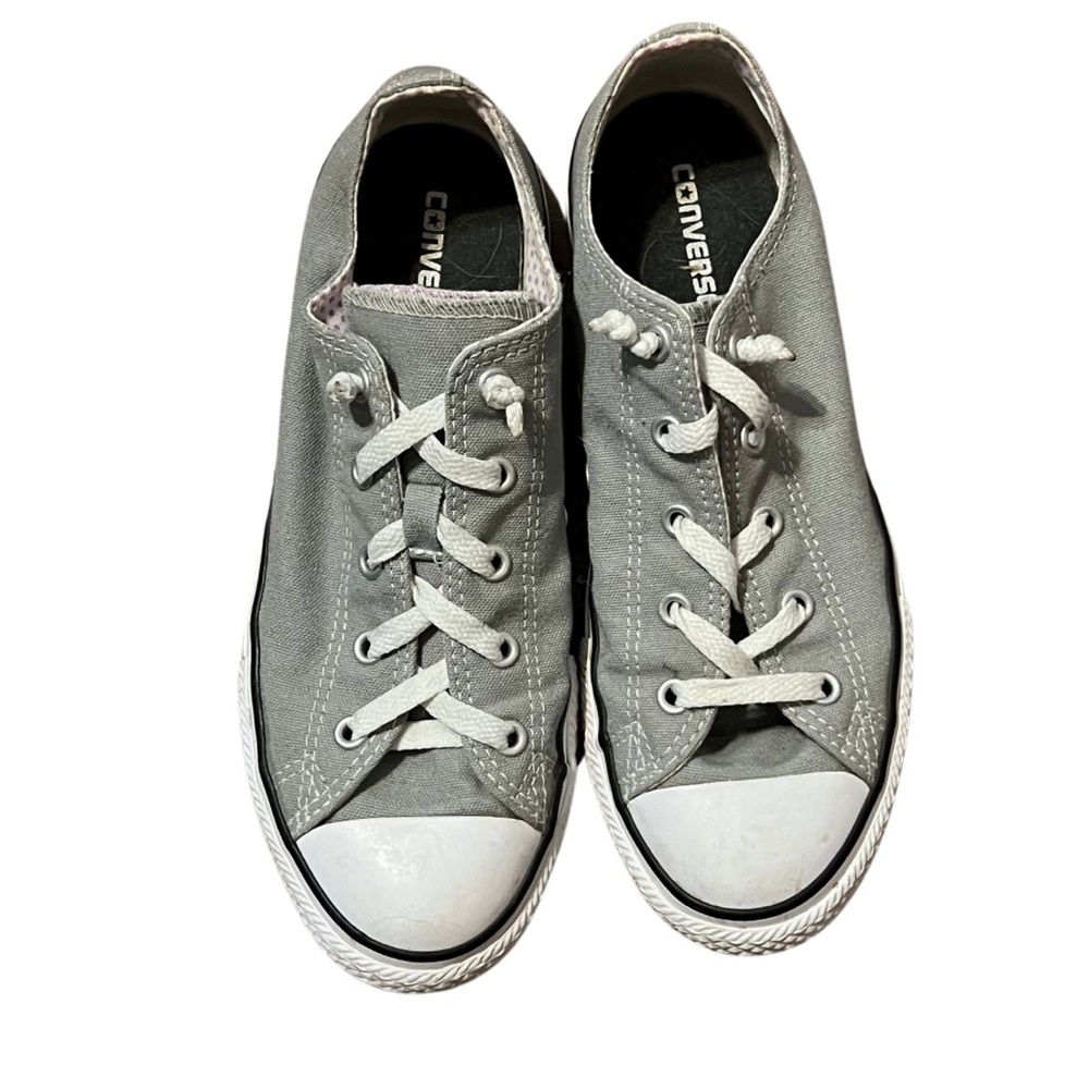 EUC Kid’s Converse Gray Canvas Lace up Sneakers Size 4